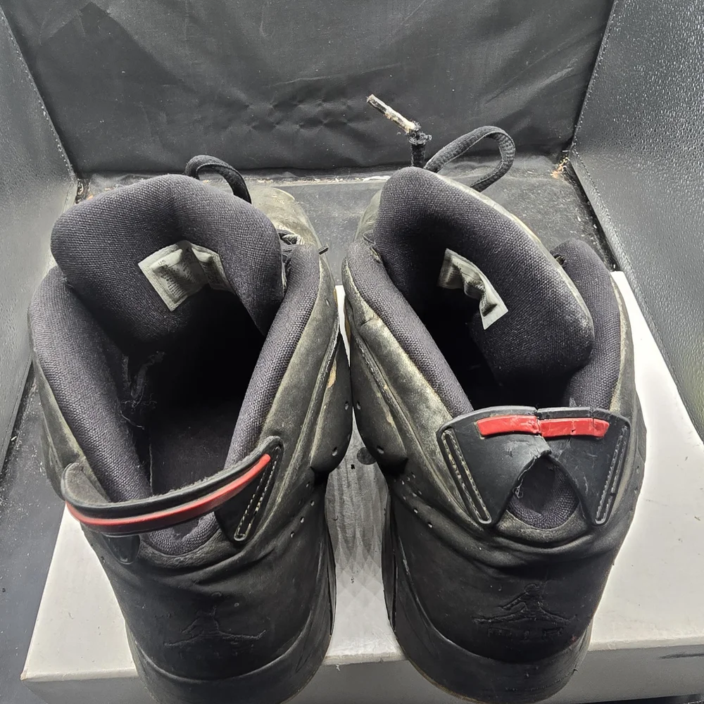Nike Black‎ and Red Athletic Shoes